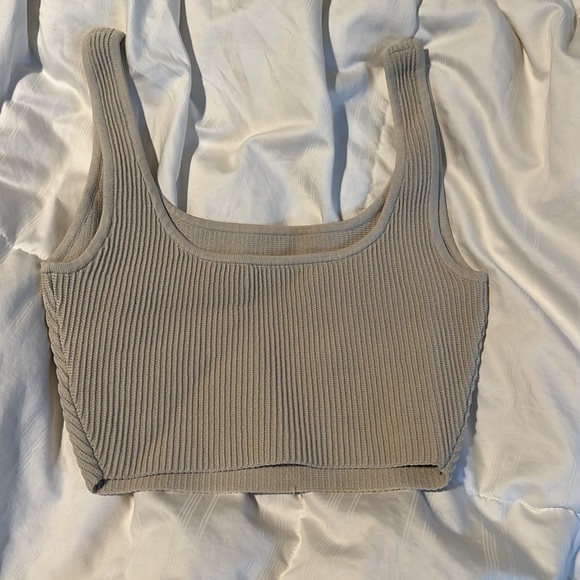 Babaton Aritzia Ribbed Crop Top - Picture 2 of 3